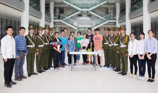 http://news.sues.edu.cn/_upload/article/images/50/0b/beb4c6e44355b86f9f6ce9ebd1d6/0e3fdb43-7ec6-44e8-9da7-c3966c8d339a.jpg